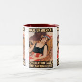 Wachen Sie Amerika auf Zweifarbige Tasse (Mittel)