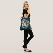 Wachse mit Liebe Florale Typografie Tasche (Am Model)