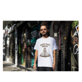 Wachsen Sie Ihren Geist • Vintage-Buch- und Blumen T-Shirt