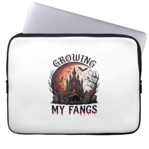 Wachsende Fangzähne Halloween Verlassenes Schloss Laptopschutzhülle