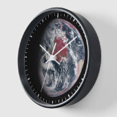 Wachstum der Pflanze auf dem Planeten Erde. Uhr (Winkel)