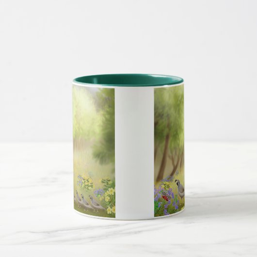 Wachteln in einer Wiesen-Wecker-Tasse Tasse (Zentrum)