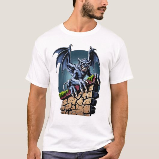 Wächter der Höhen: Ein gotisches Gargoyle-Kunstwer T-Shirt (Vorderseite)
