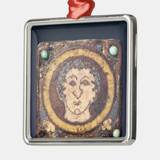 Wadenbein mit dem Gesicht eines jungen Mannes Silbernes Ornament (Links)