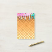Waffelkronenpink mit Sprinklen aus Eiscreme-Tropfe Post-it Klebezettel (Auf Schreibtisch)