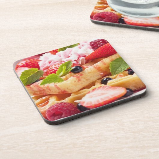 Waffelkuchen mit frischem Beerenobst Getränkeuntersetzer (Linke Seite)