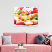 Waffelkuchen mit frischem Beerenobst Leinwanddruck (Insitu (Wohnzimmer))