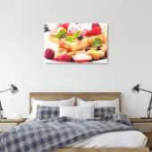 Waffelkuchen mit frischem Beerenobst Leinwanddruck (Insitu (Schlafzimmer))