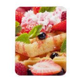 Waffelkuchen mit frischem Beerenobst Magnet (Vertikal)