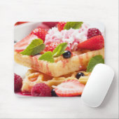 Waffelkuchen mit frischem Beerenobst Mousepad (Mit Mouse)