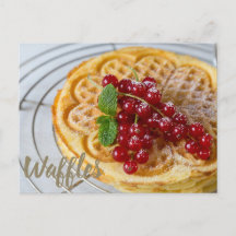 Waffeln, hausgemacht mit Johannisbeeren