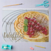 Waffeln, hausgemacht mit Johannisbeeren Seidenpapier (Basteln)