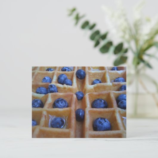 Waffeln mit Blueberries Postkarte (Stehend Vorderseite)