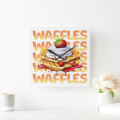Waffelstapel aus Erdbeeren Quadratische Wanduhr (Zuhause)