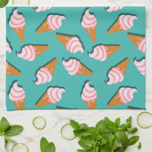Waffle cones ice cream and frozen yogurt pattern geschirrtuch (Gefaltet)