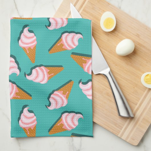 Waffle cones ice cream and frozen yogurt pattern geschirrtuch (Viertel Falte)