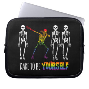 Wage, du selbst Halloween Dabbing Skelett zu sein Laptopschutzhülle