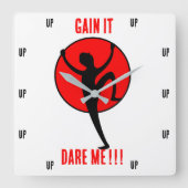 Wage mich !!! quadratische wanduhr (Vorderseite)