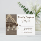 Wagon Wheel Mason Jar Chandelier Wedding RSVP (Stehend Vorderseite)