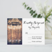 Wagon Wheel Mason Jar Chandelier Wedding RSVP Karte (Stehend Vorderseite)