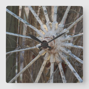 Wagon Wheel Wall Clock Quadratische Wanduhr
