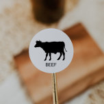 Wahl für die Hochzeit von Rindfleisch Runder Aufkleber<br><div class="desc">Diese Rindfleisch Hochzeitsticker sind perfekt für eine rustikale Hochzeit. Das Design verfügt über ein Kuhsymbol mit dem unten aufgeführten Schüssel-Namen (optional). Halten Sie diese an der Vorder- oder Rückseite Ihrer Platzkarten fest,  damit Sie am Empfang die richtige Mahlzeit erhalten.</div>