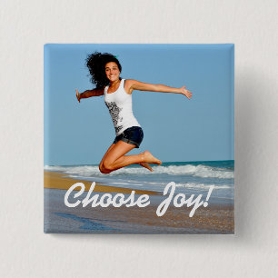 Wähle Joy! Glückliche Frau am Strand-Platz Button