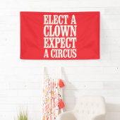 Wählen Sie einen Clown, der von einem Zirkus gegen Banner (Insitu)