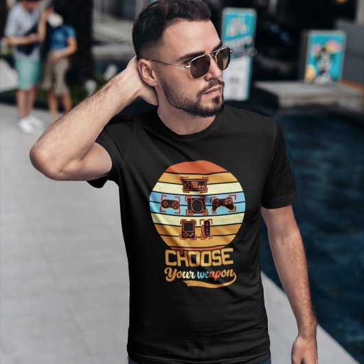 Wählen Sie Ihre Waffe - Retro Gamer T-Shirt