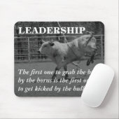 Wahre Führer ergreifen den Stier durch die Hörner Mousepad (Mit Mouse)