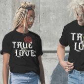 Wahre Liebe Schädelknochen und rote Blume T-Shirt