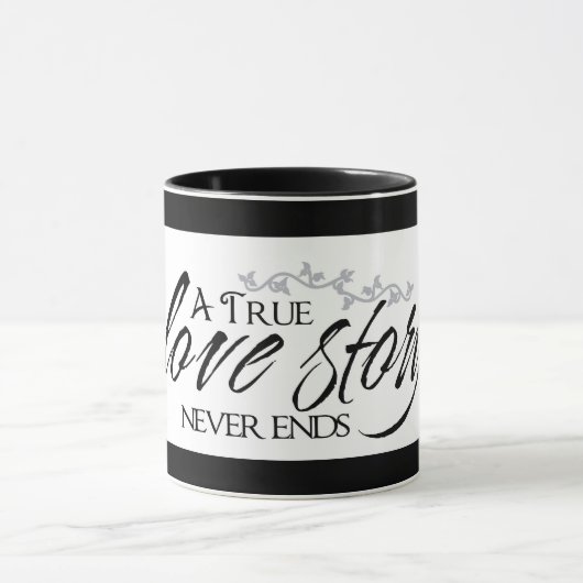 Wahre Liebesgeschichte beendet die Tasse des Kaffe (Zentrum)