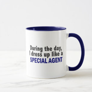 Während des Tages kleide ich oben wie ein Tasse
