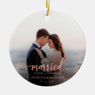Während einer Pandemie geheiratet Foto Rose Gold F Keramik Ornament