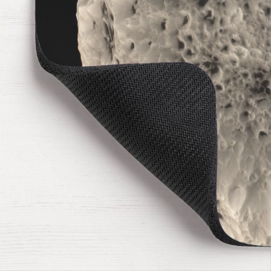 Wahres Farbmosaik des Saturnmonds Hyperion Mousepad (Ecke)