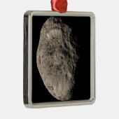 Wahres Farbmosaik des Saturnmonds Hyperion Silbernes Ornament (Rechts)