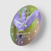 Wahrnehmung Zitat Lila Blume Inspiration Runde Wanduhr (Winkel)