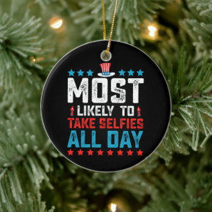 Wahrscheinlich macht er den ganzen Tag Selfies am  Keramik Ornament