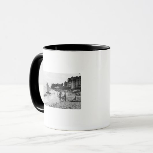 Waikiki Beach and Boats Honolulu Tasse (Vorderseite Links)