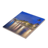 Waikiki-Stadt in der Dämmerung Fliese (Seite)