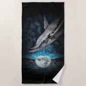 Wal durch Mondlicht Strandtuch (Vorderseite)