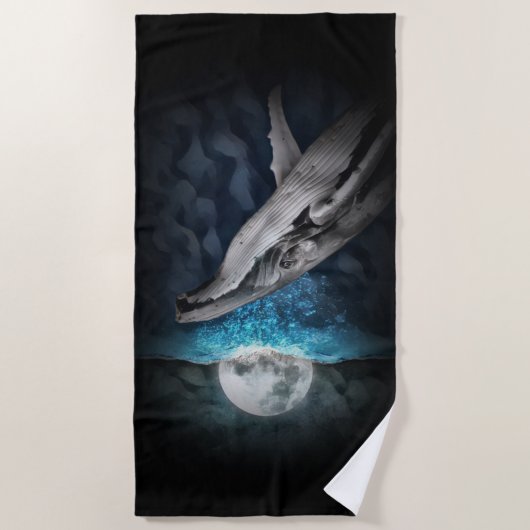 Wal durch Mondlicht Strandtuch (Vorderseite)