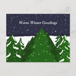 Wald aus schneebedeckten Bäumen in einer Winternac Postkarte