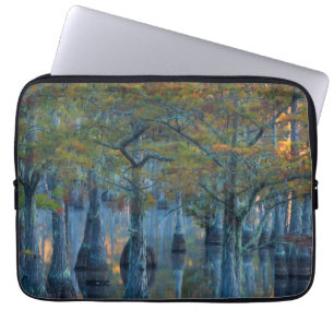 Wald aus Teichzypressen Laptopschutzhülle
