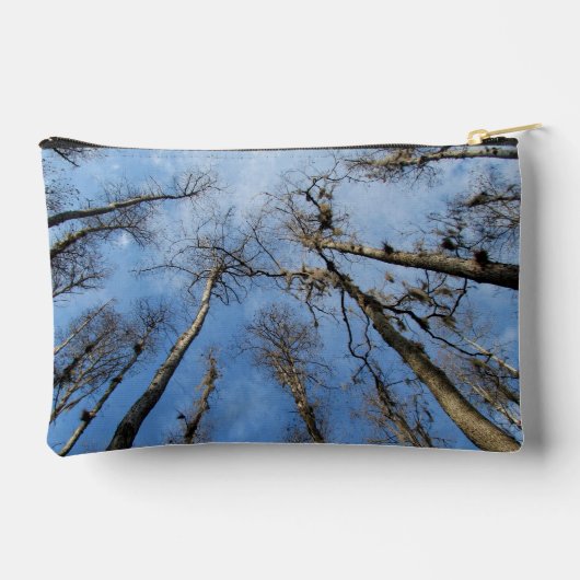 Wald durch die Bäume Zubehörtasche (Rückseite)