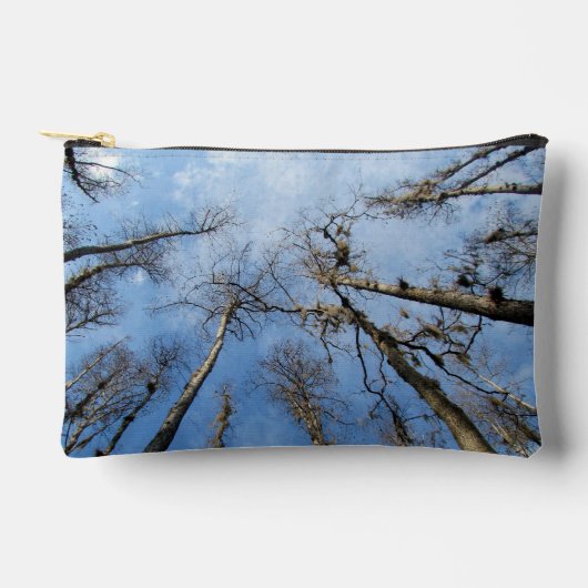 Wald durch die Bäume Zubehörtasche (Vorderseite)