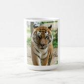 Wald gehender Tiger Kaffeetasse (Mittel)