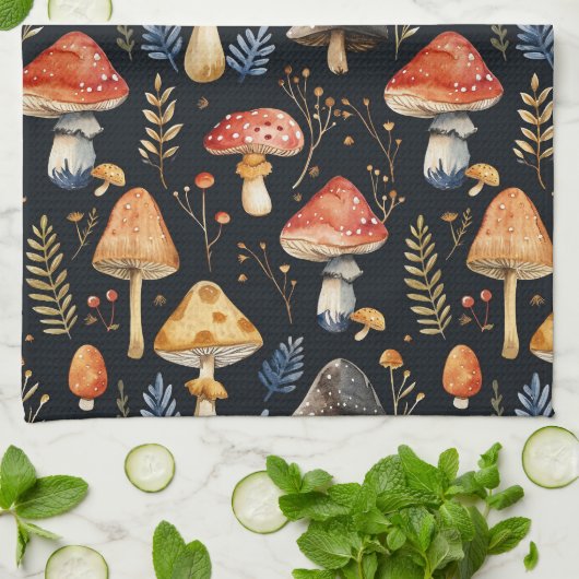 Wald-Pilz und Fern Geschirrtuch (Gefaltet)