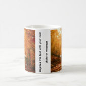 Wald-Text-Design mit aufgehender Sonne (vollständi Kaffeetasse (Mittel)