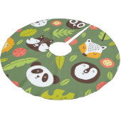 Waldbewohner: skandinavisches Kindermuster. Polyester Weihnachtsbaumdecke (Schrägansicht)